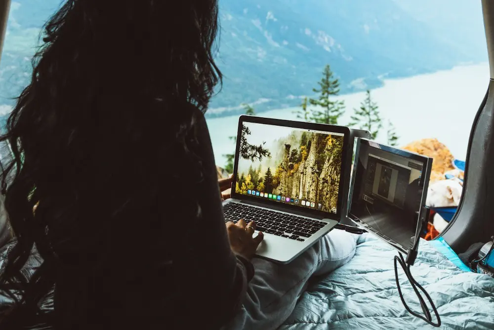 Tech Gift Guide: Portable Monitors for the Gadget Lover | High Latitude ...